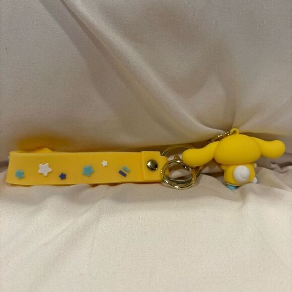 Sanrio Cinnamoroll Dog in Raincoat Keychain Key Ring Bag Backpack Charm NEW - Picture 4 of 4